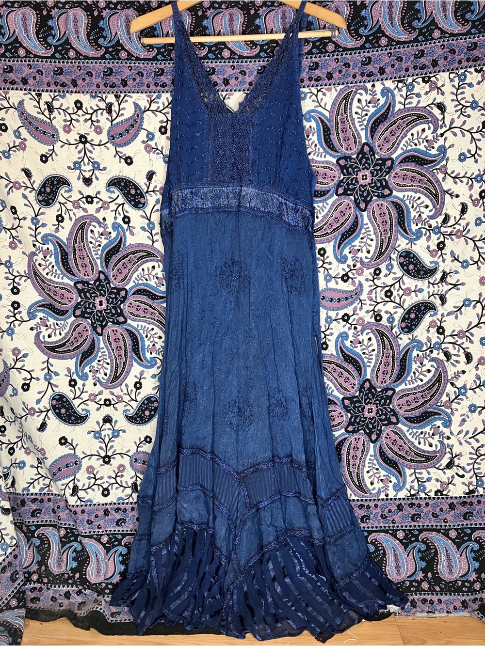 Advance Apparels Gorgeous flowy dress L/XL